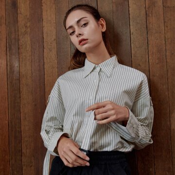 [분더가이스트] 윙카라 끈블라우스(스트라이프)