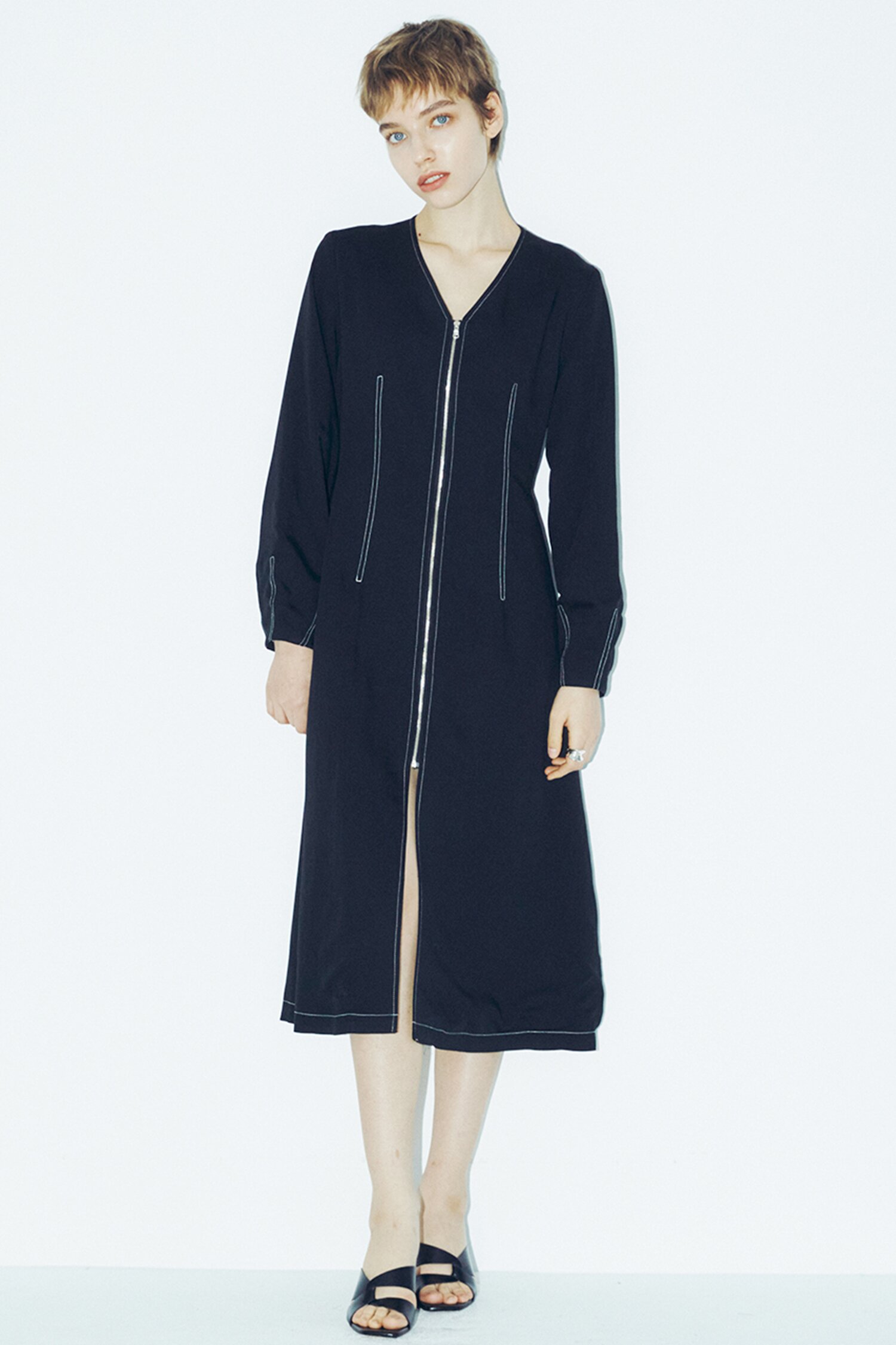 Zip-Up Stitch Dress - Black