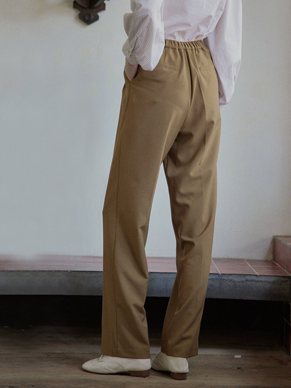 Mary wide straight two-tuck pants