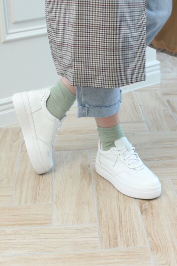 화이트 스니커즈