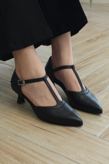 티스트랩 미들힐 펌프스