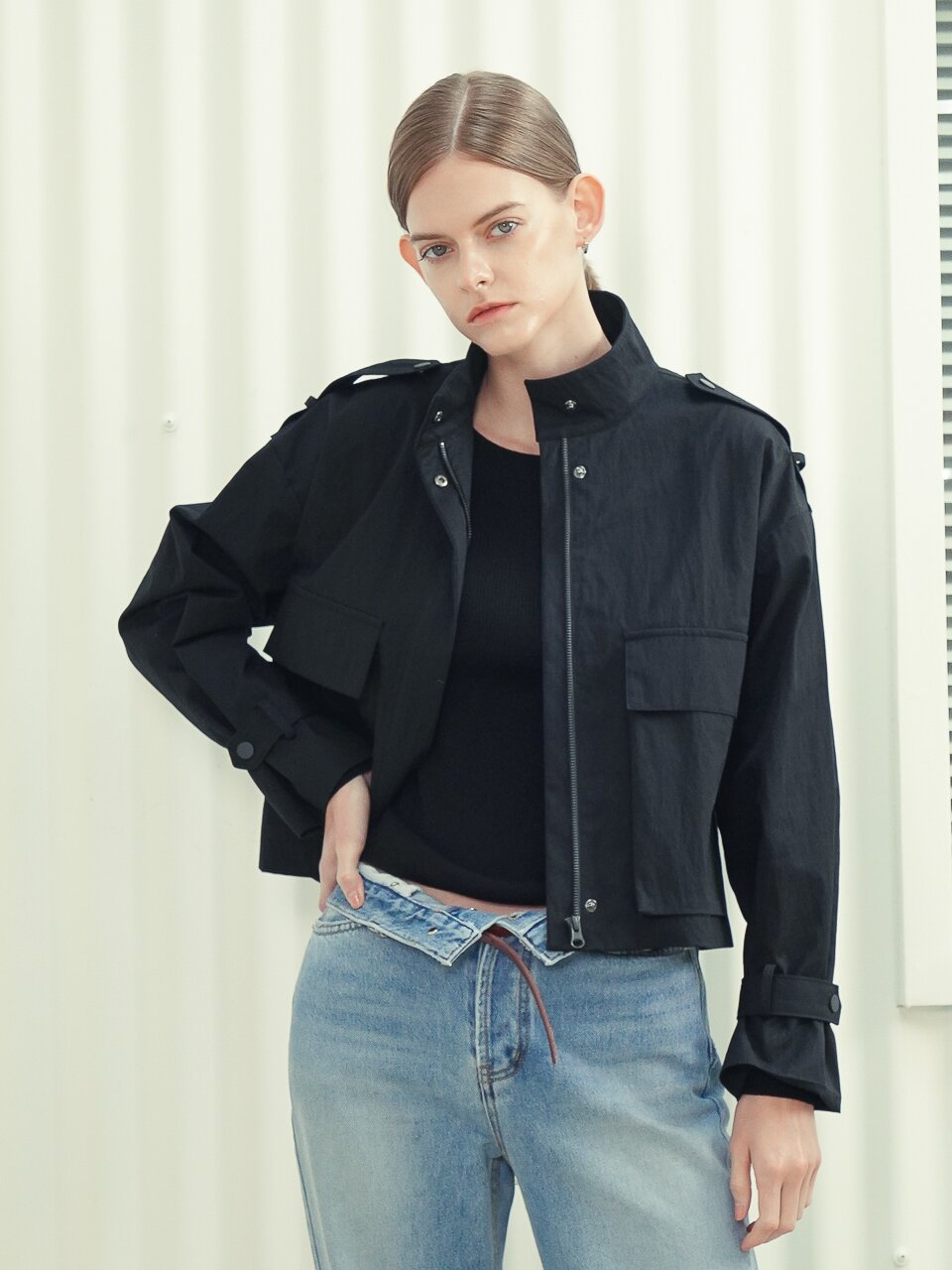 Pocket Detail Cropped Jumper _Black