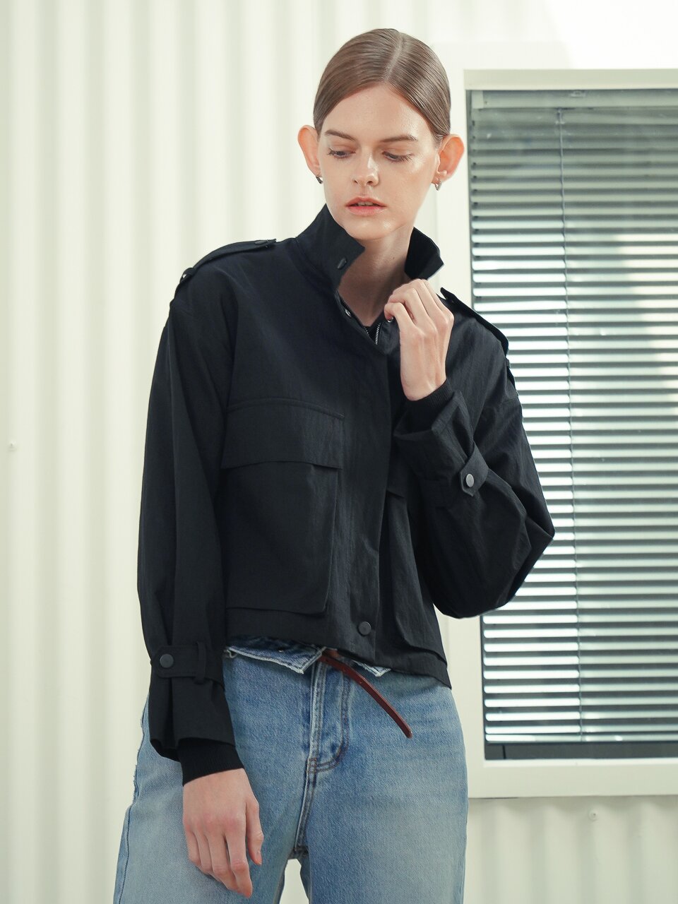 Pocket Detail Cropped Jumper _Black