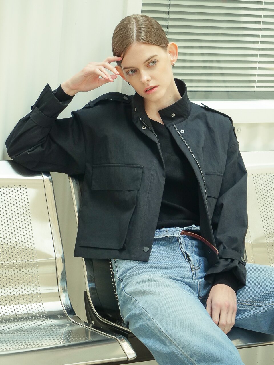 Pocket Detail Cropped Jumper _Black