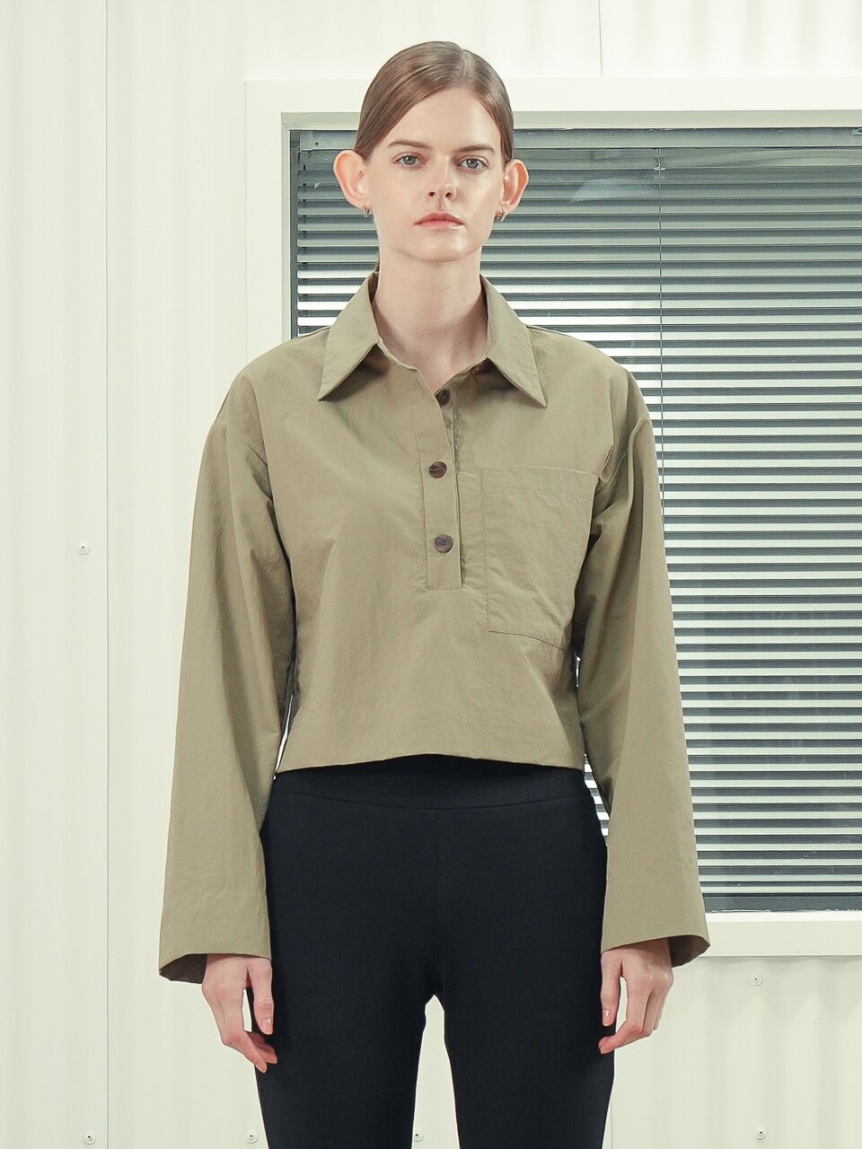 Wide Sleeve Cropped Blouse _Black