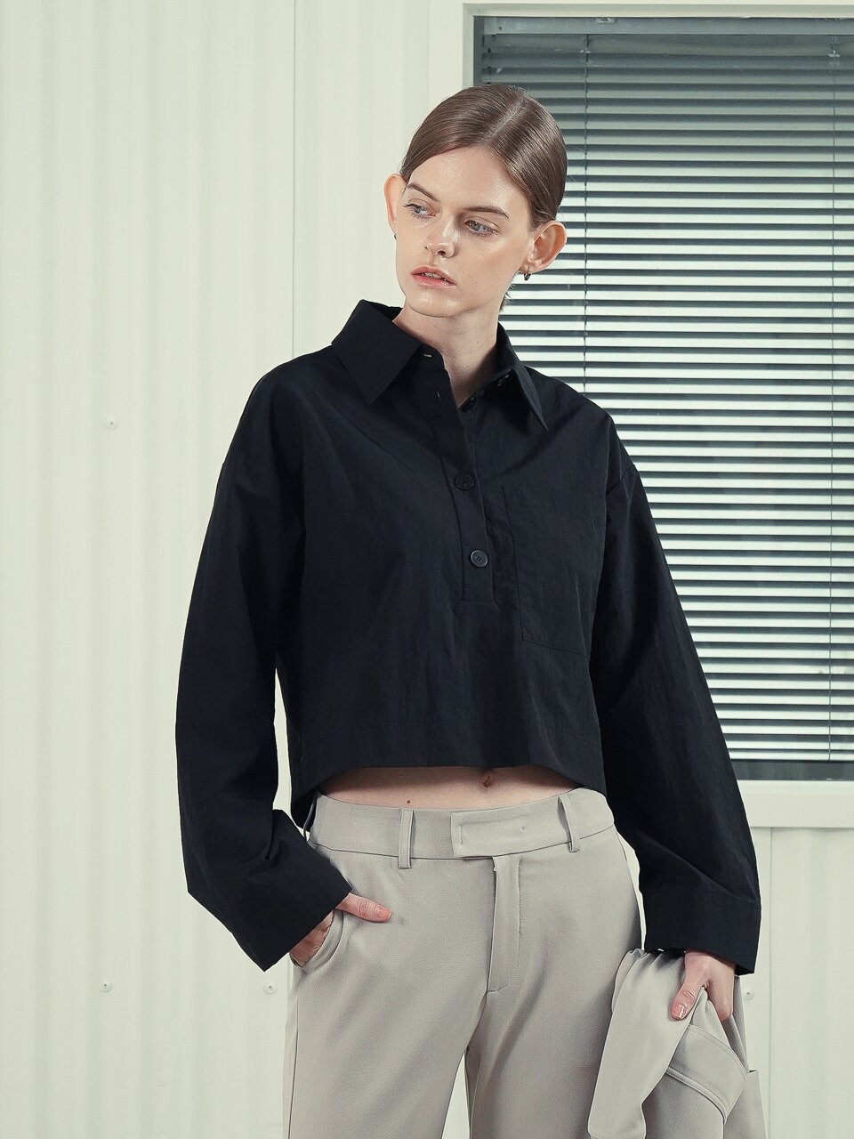 Wide Sleeve Cropped Blouse _Cream