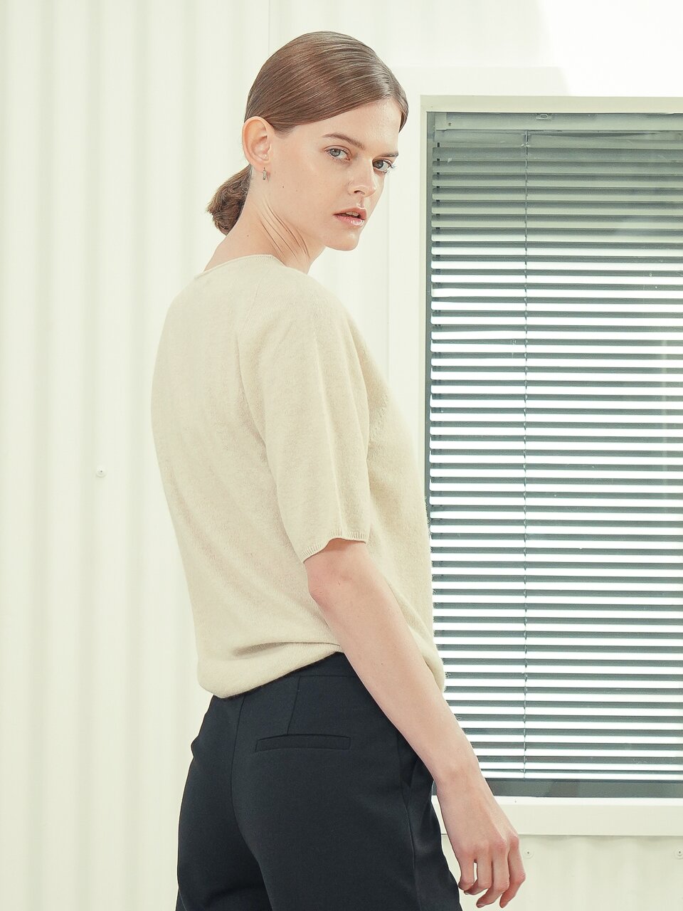 Cashmere Blended Round Neck Knit _Ivory