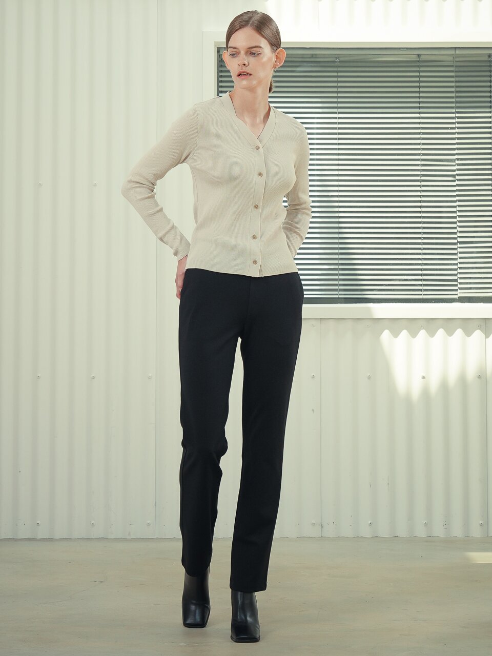 Bending Straight Pants _Black
