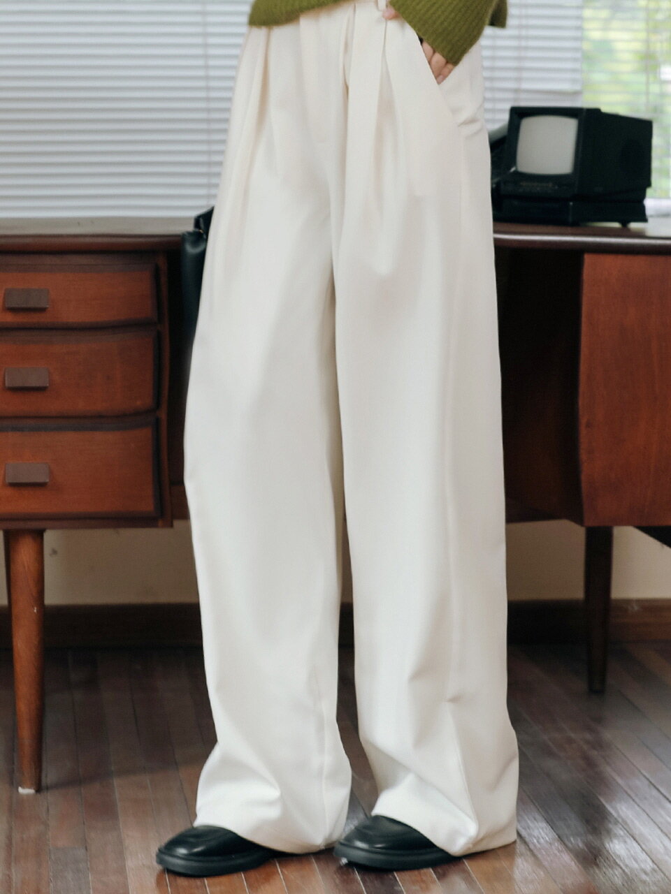 LS Pintuck Wide Long Slacks_WH