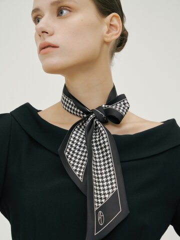 Long Twilly Silk Scarf - Houndstooth Black