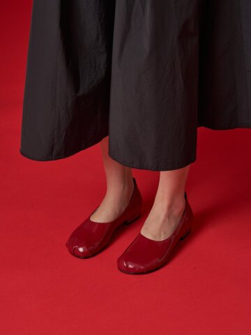 pretty wrikle round flat red