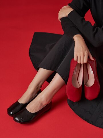 pretty wrikle round flat black