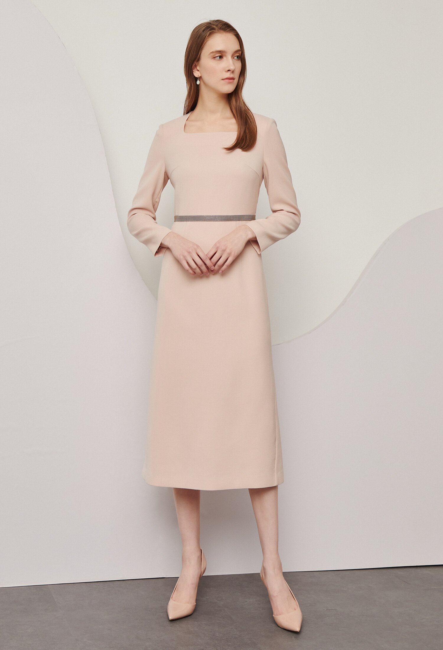 스퀘어 넥 벨티드 머메이드 원피스 (LIGHT BEIGE)