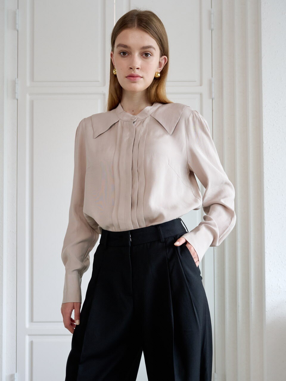 엘렌 플리츠 블라우스 Ellen Pleats Blouse_BEIGE