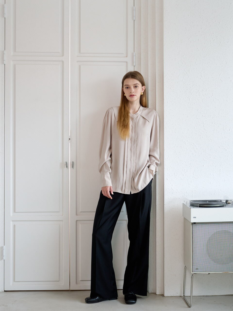 엘렌 플리츠 블라우스 Ellen Pleats Blouse_BEIGE