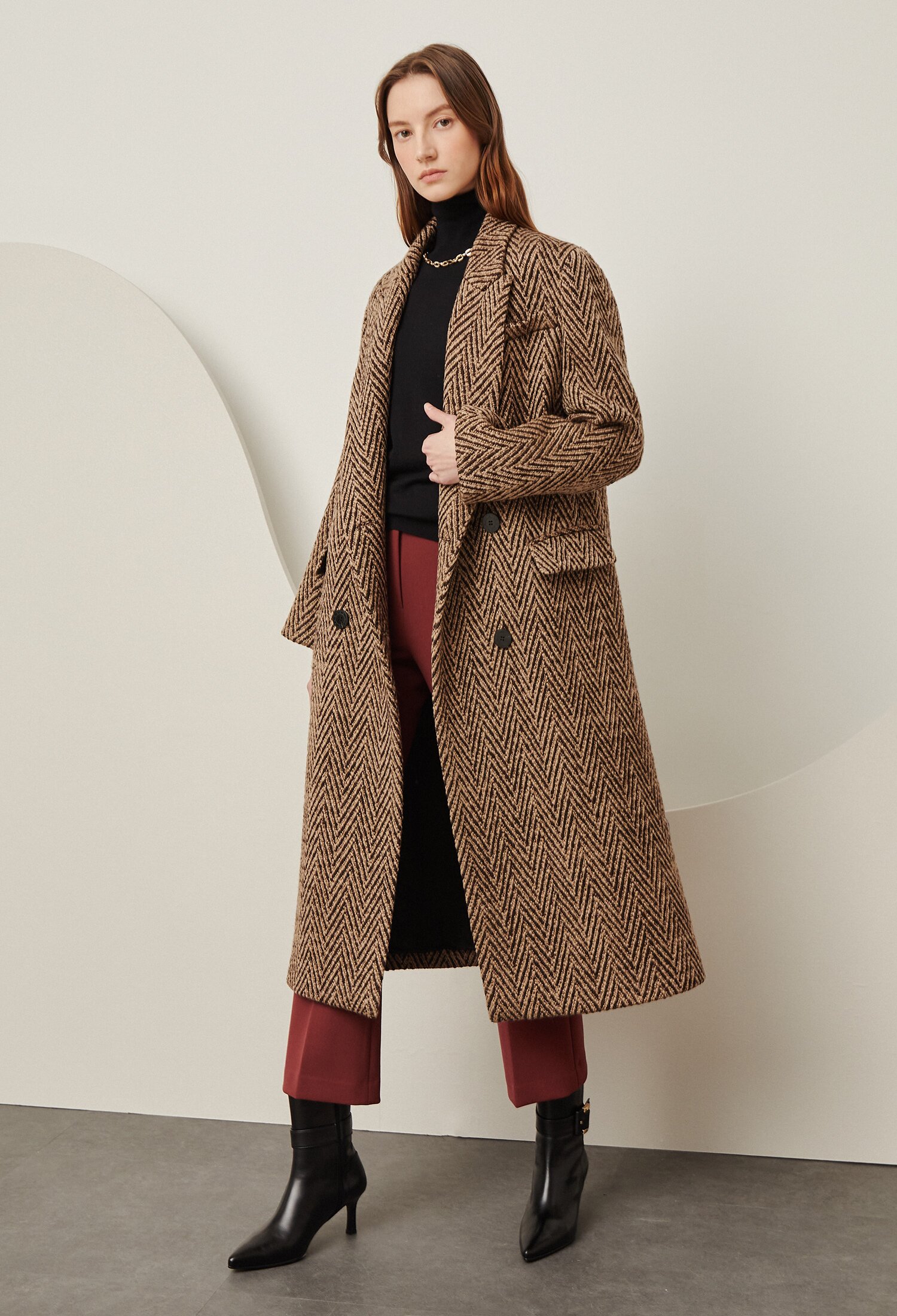 울 피크드 칼라 헤링본 더블 코트 (BROWN)