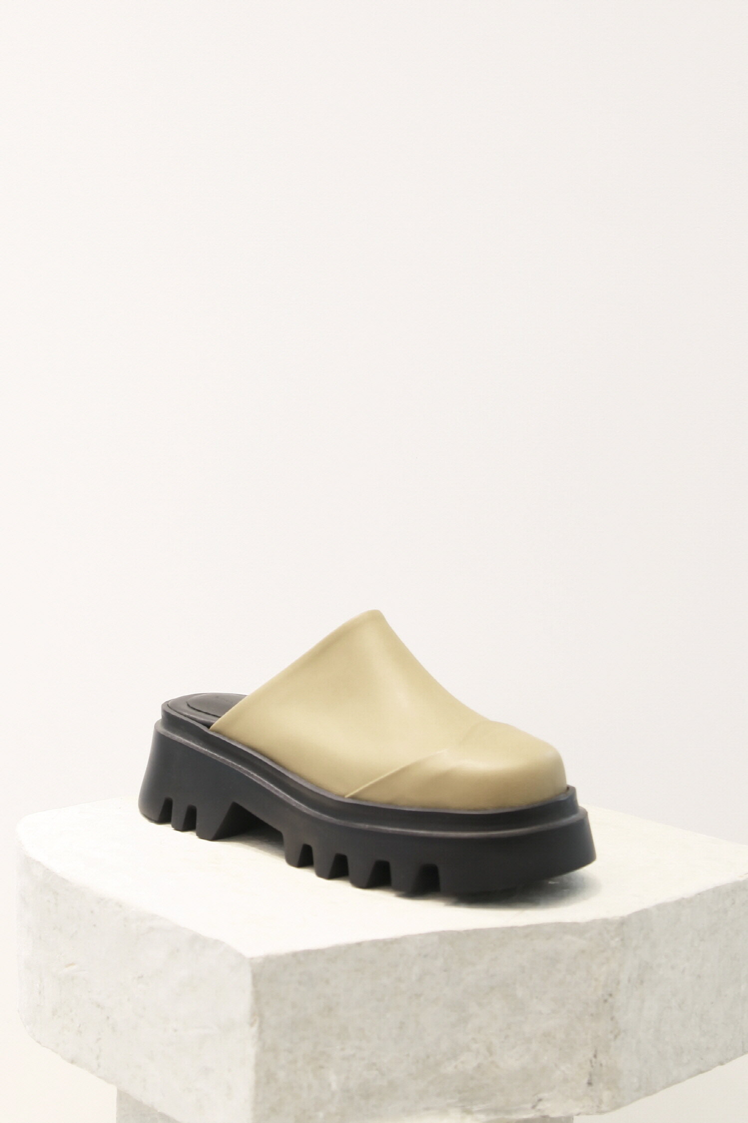 Lucas Mules Beige