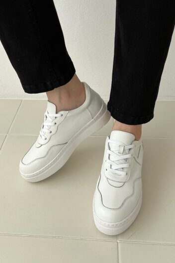 웨이브 스니커즈