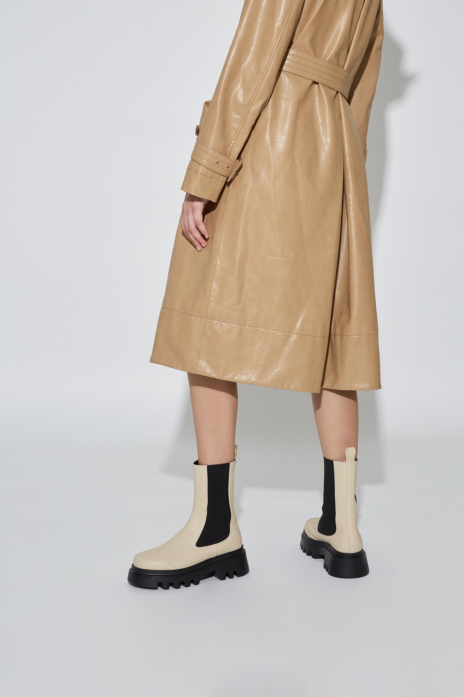 Lucas Chelsea Mid Boots Cream