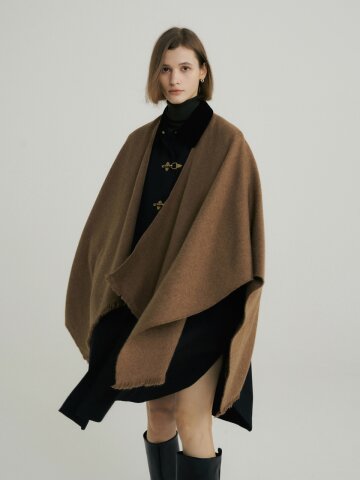 Royal Baby Alpaca Cape - Brown