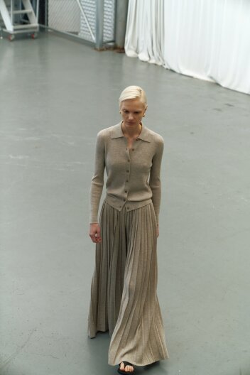 셔츠카라 니트 풀오버(베이지)