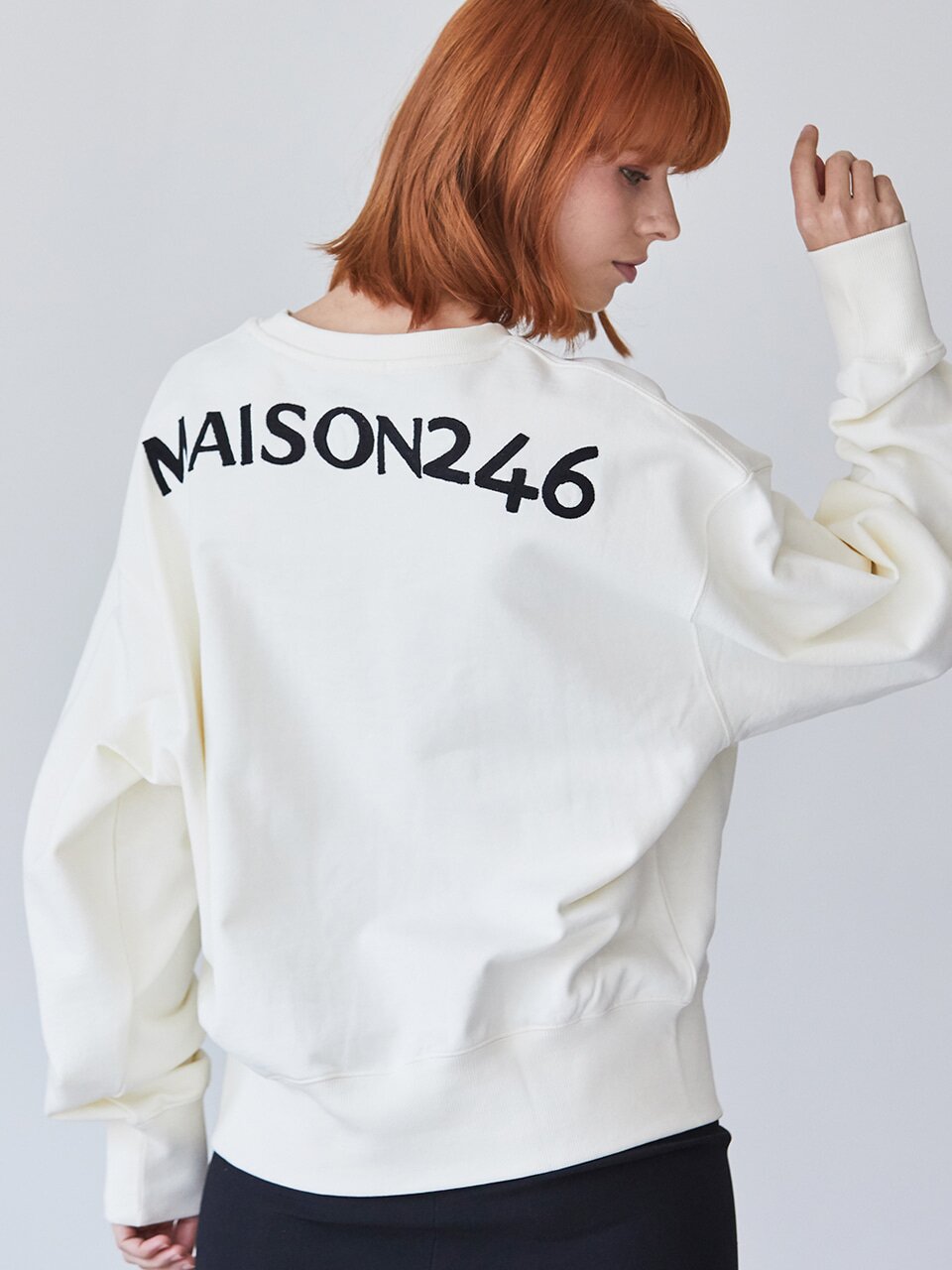 246 BACK LOGO SWEATSHIRT_VANILLA CREAM MS001
