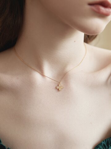 Simple fortune gold necklace
