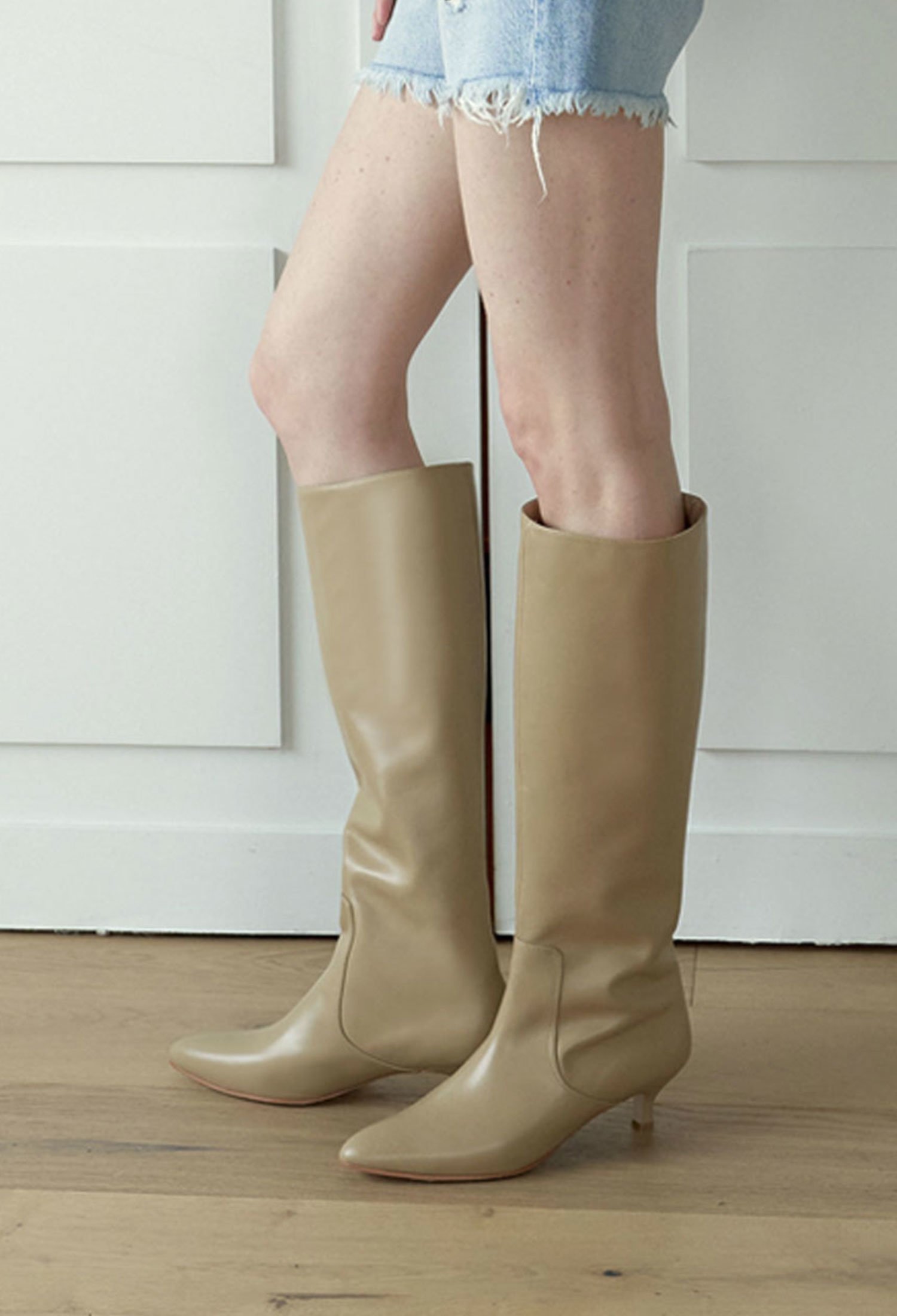 WIDE LONG BOOTS IN YELLOW BEIGE WIDE LONG BOOTS