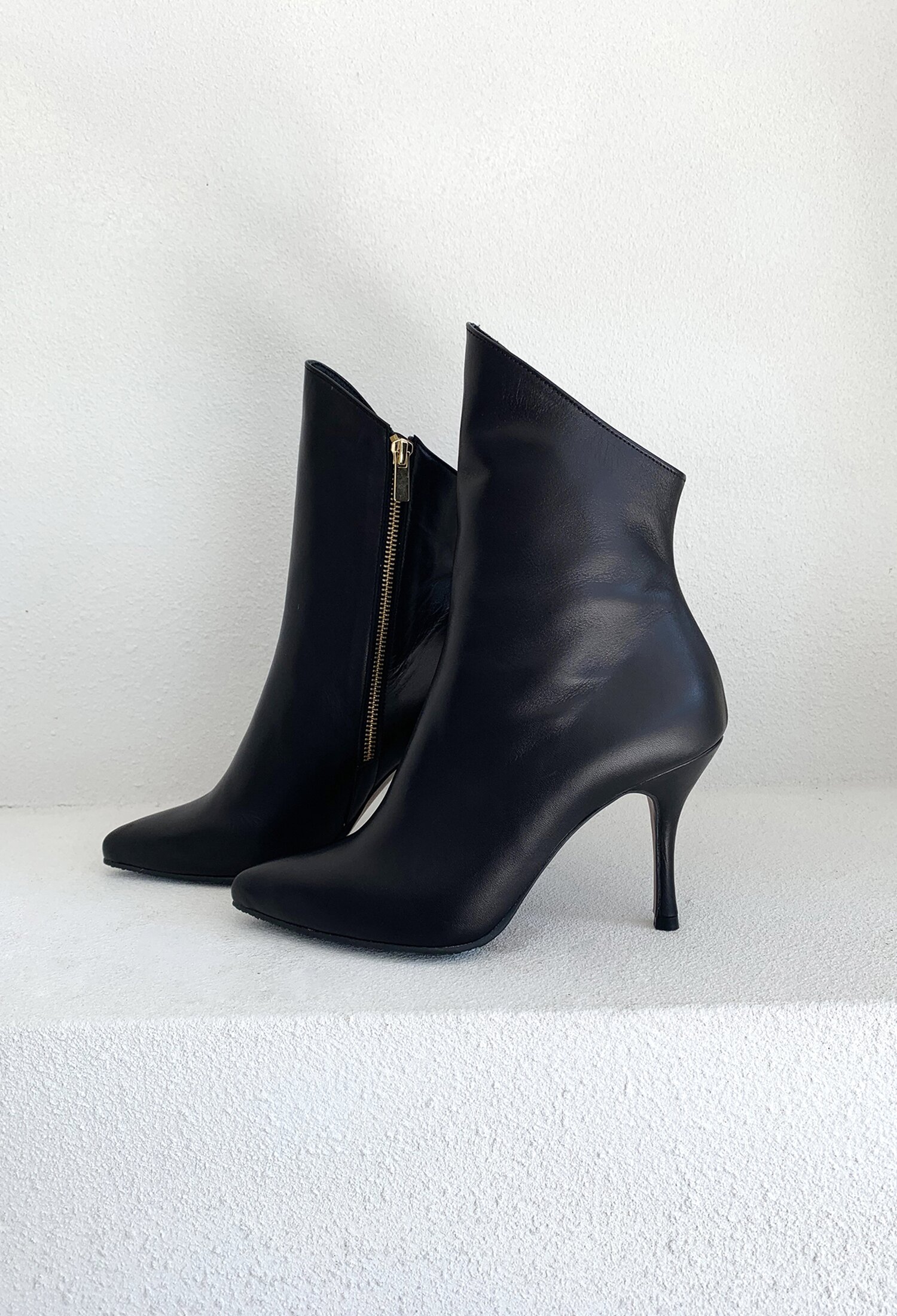 Linda Ankle boots heels Cream Black