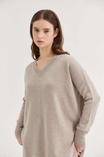 [크램38] LARENTU V NECK SWEATER CACHA