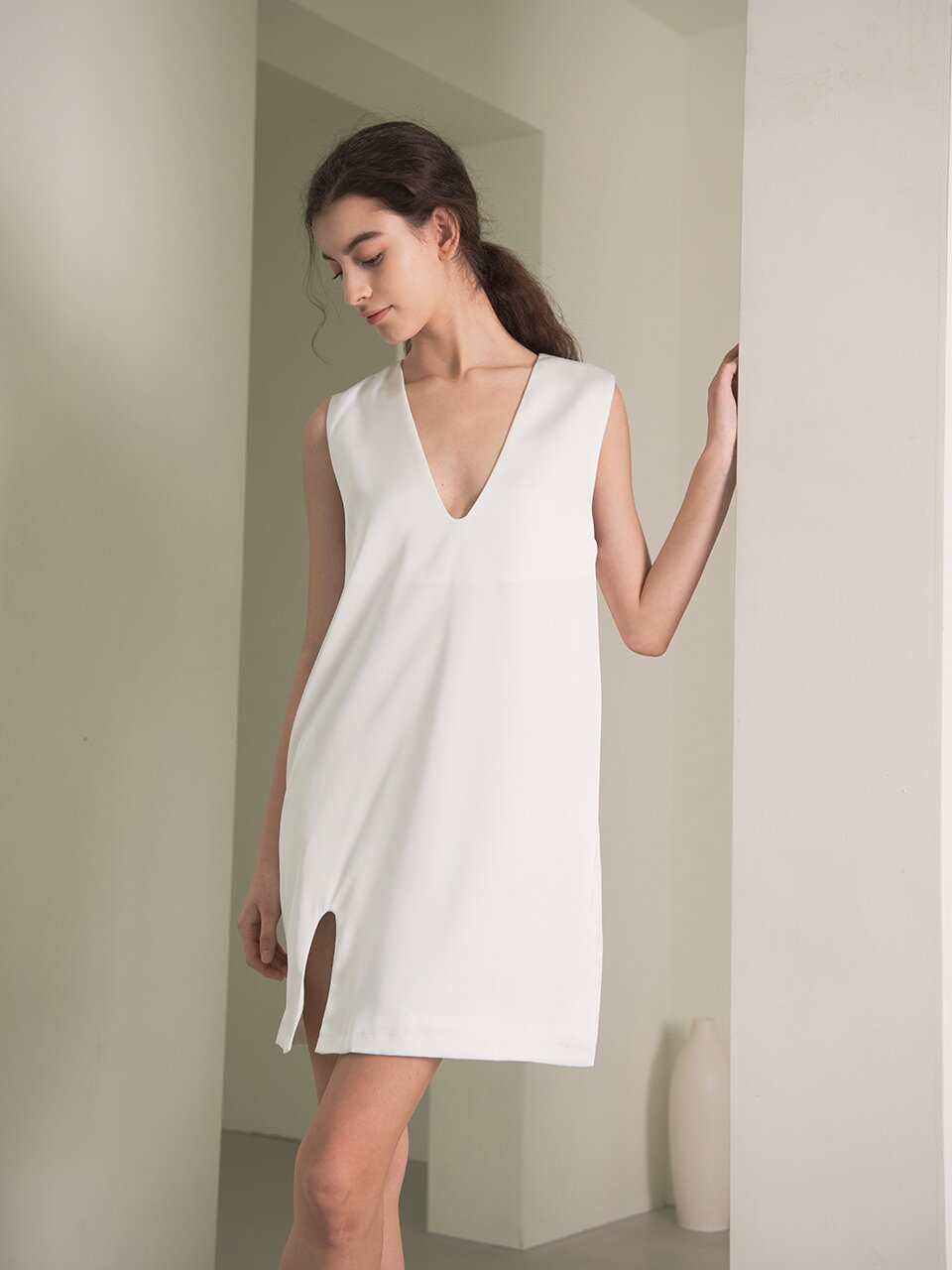 YY_V-neck sleeveless dress_WHITE
