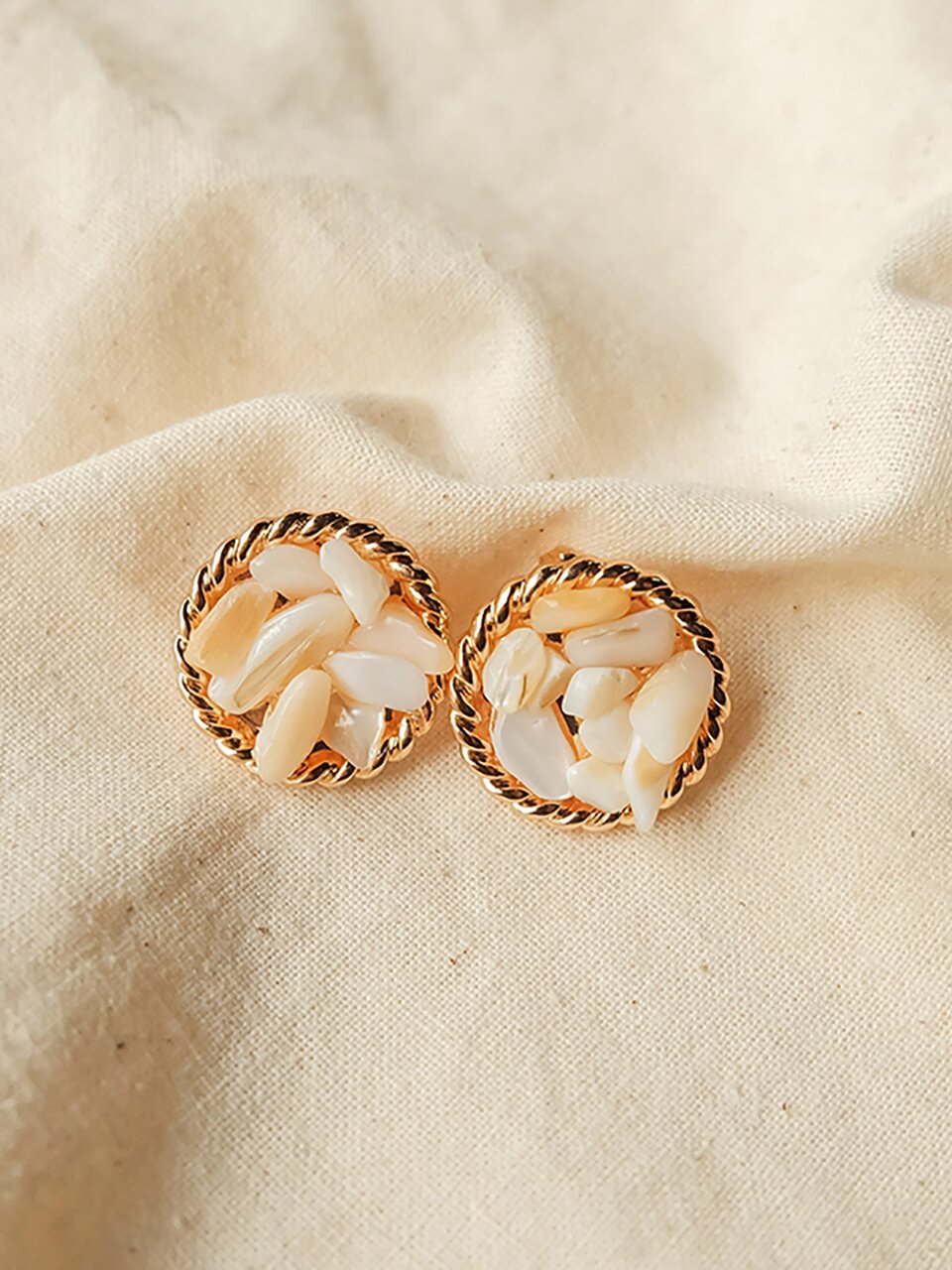 Simple white shell earring