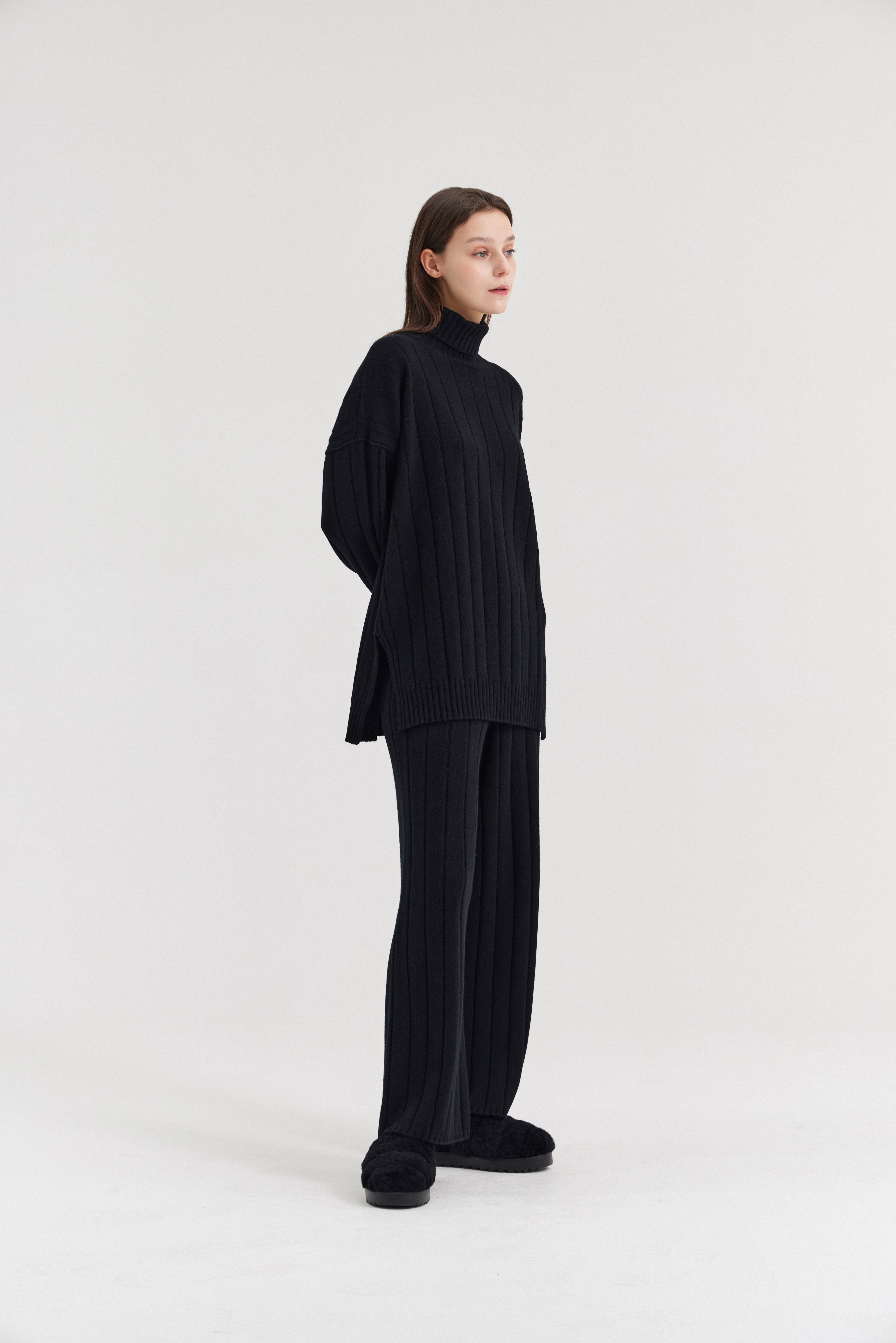 [크램38] ANSELMO WIDE STRAIGHT RIBBED TROUSERS NERO