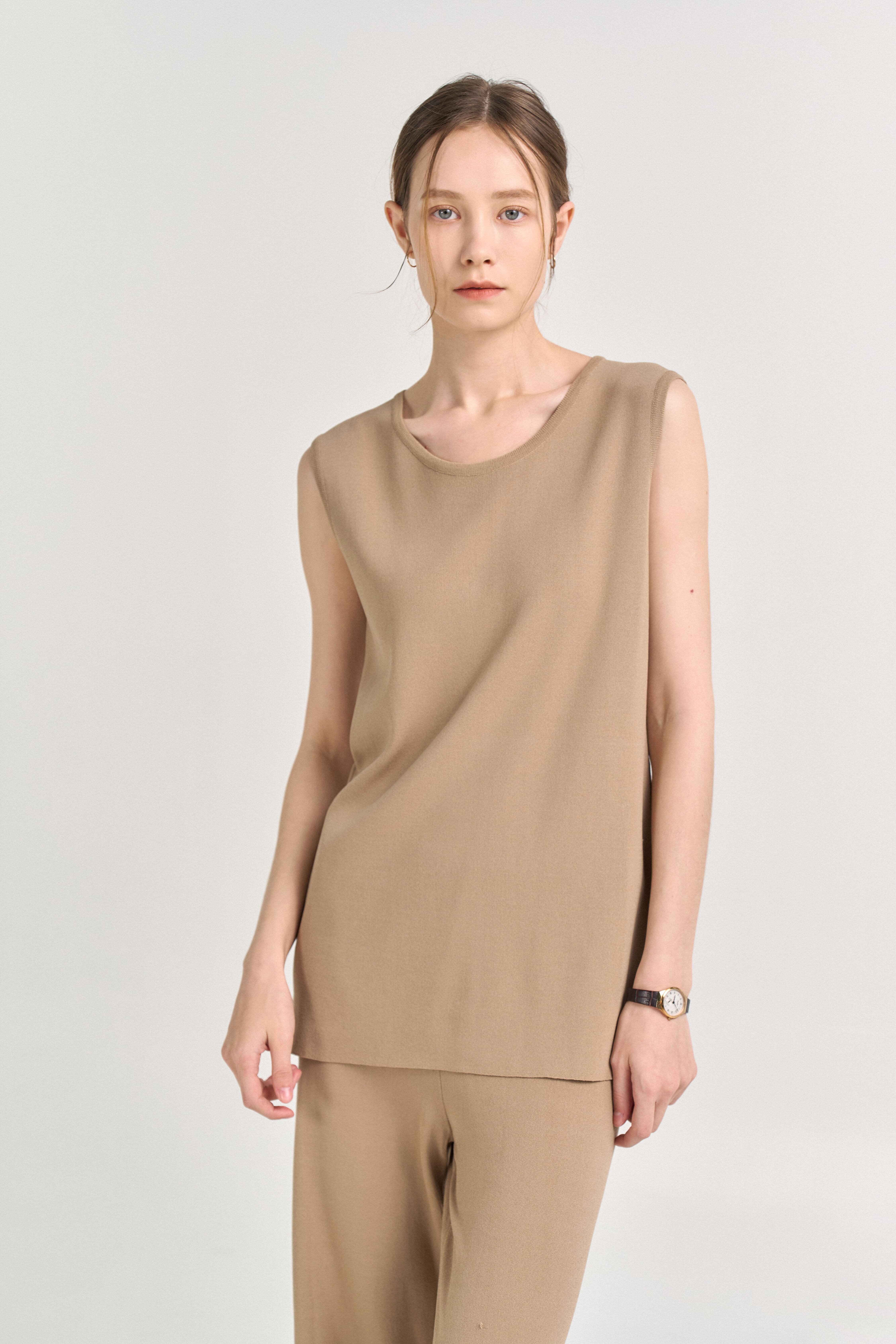 [크램38] EMMA KNITTED SLEEVELESS TOP NOCCIOLA
