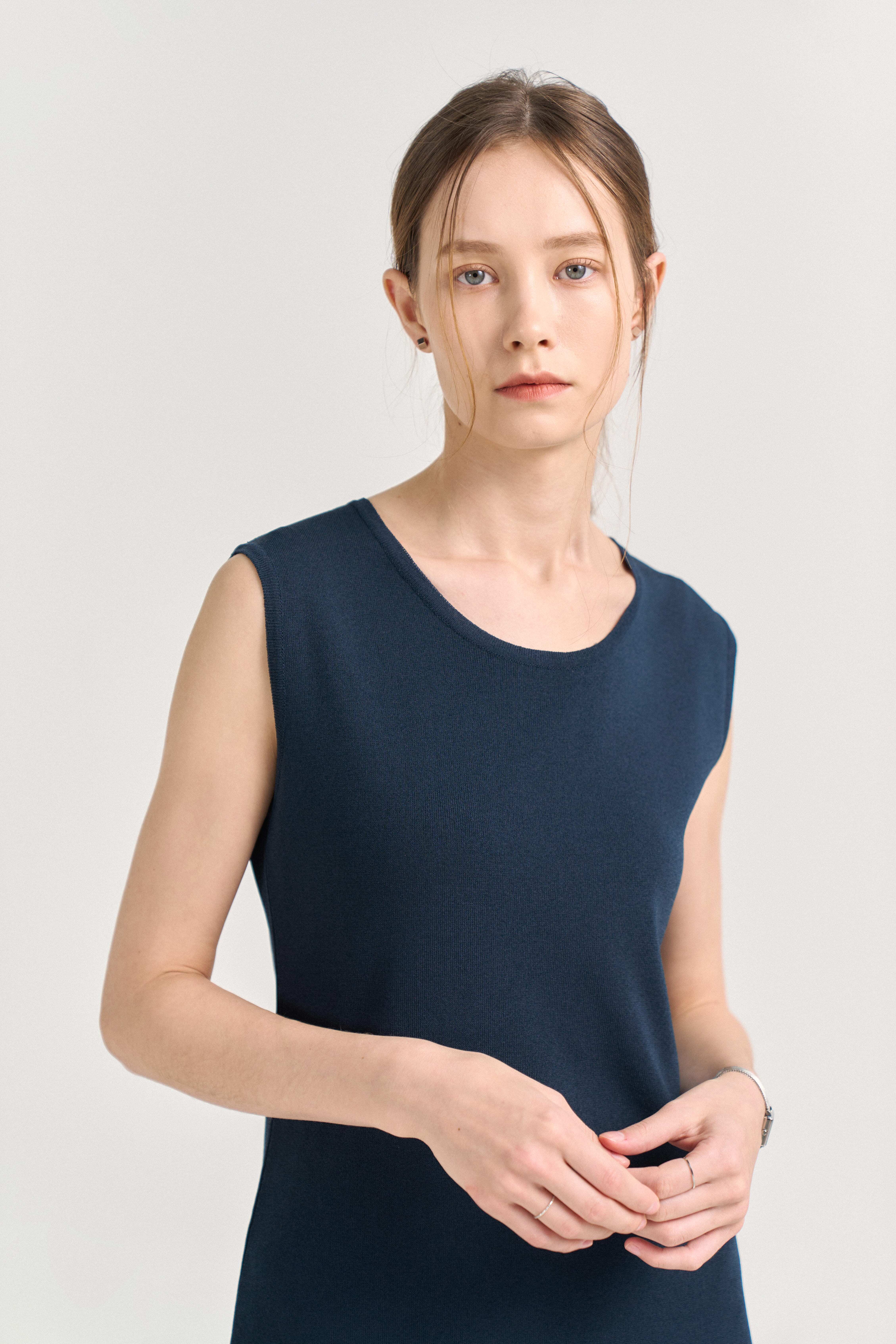 [크램38] EMMA KNITTED SLEEVELESS TOP PETROLIO