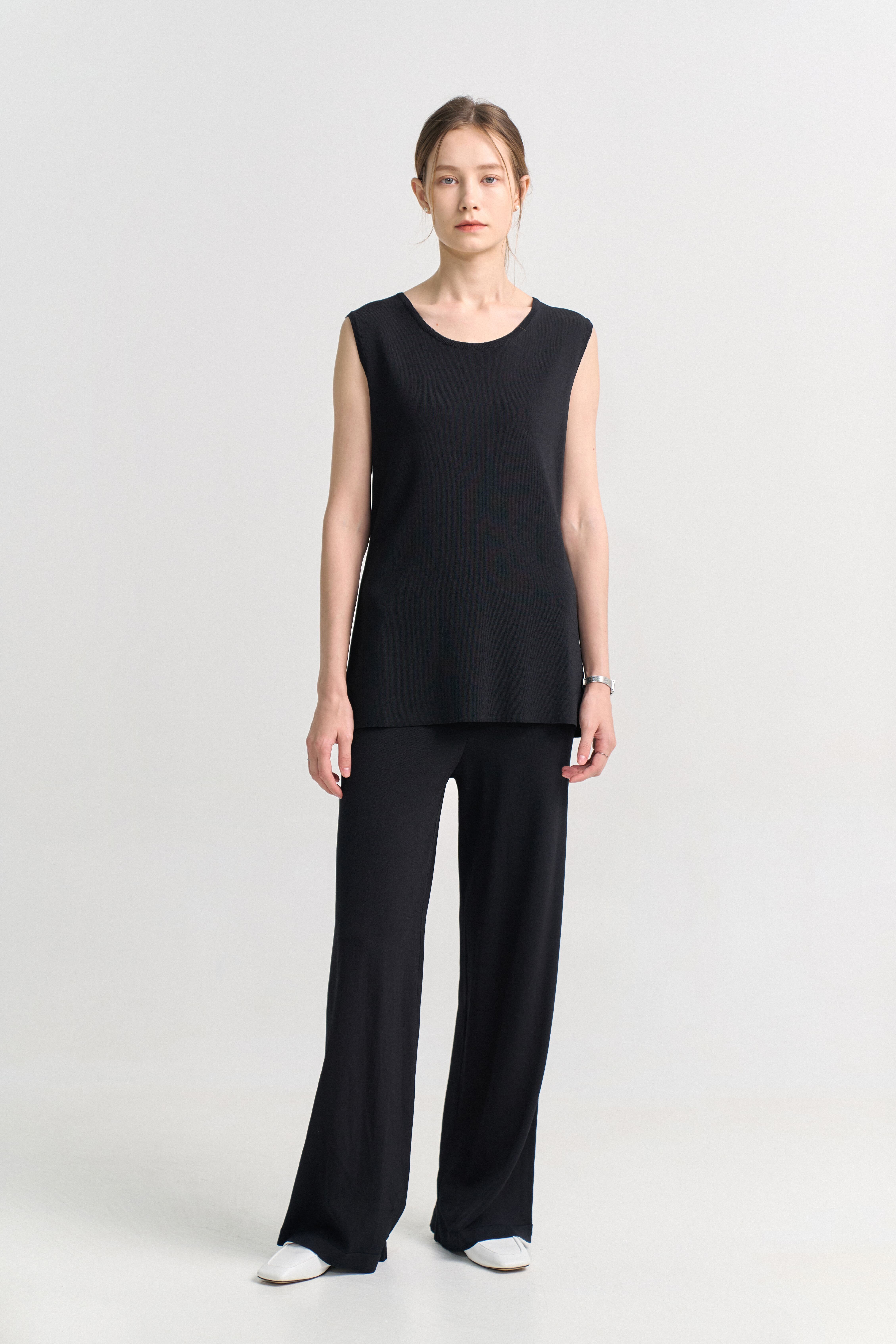 [크램38] EMMA KNITTED SLEEVELESS TOP BLACK