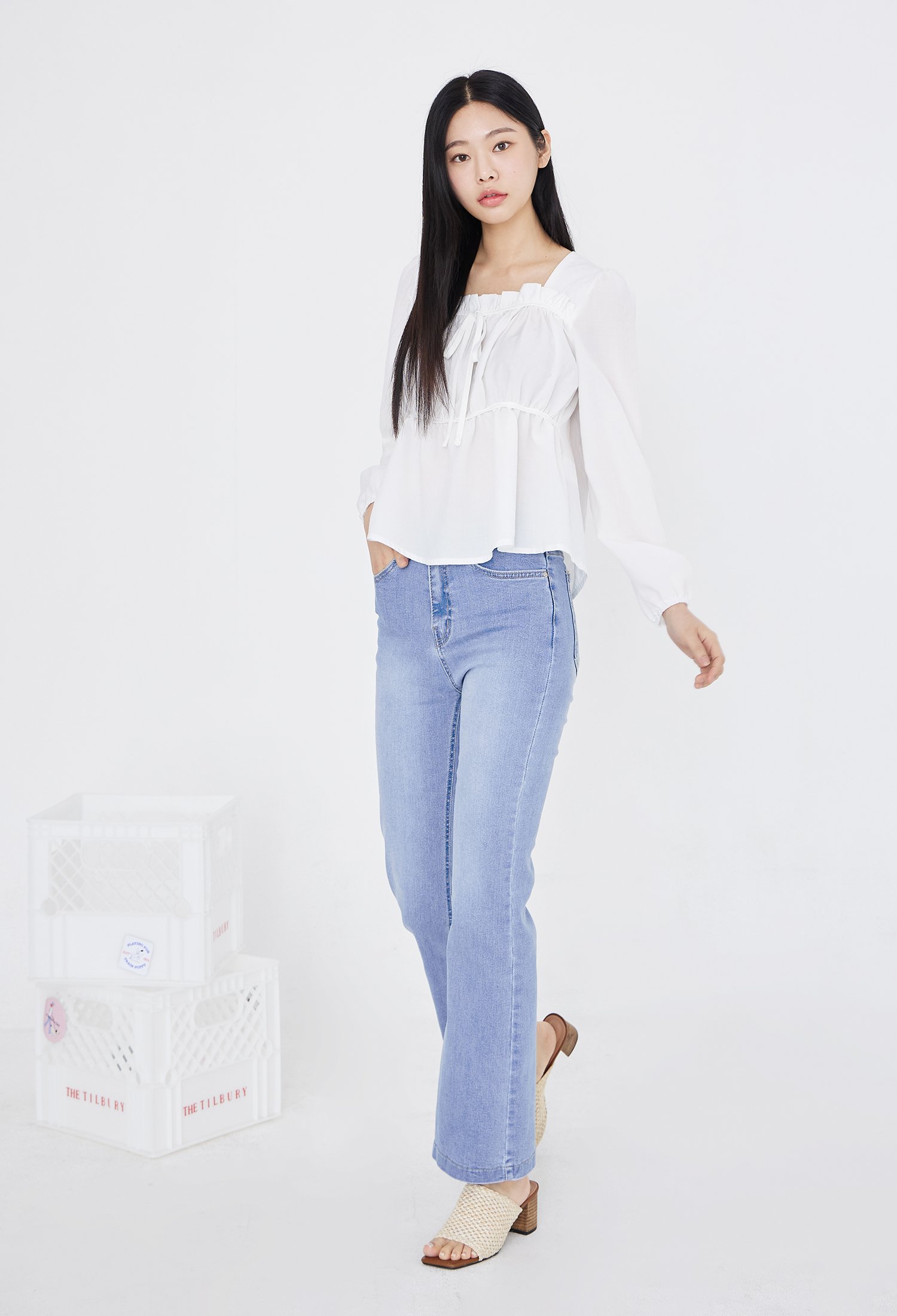 프릴 스퀘어넥 셔링 블라우스 (WHITE)