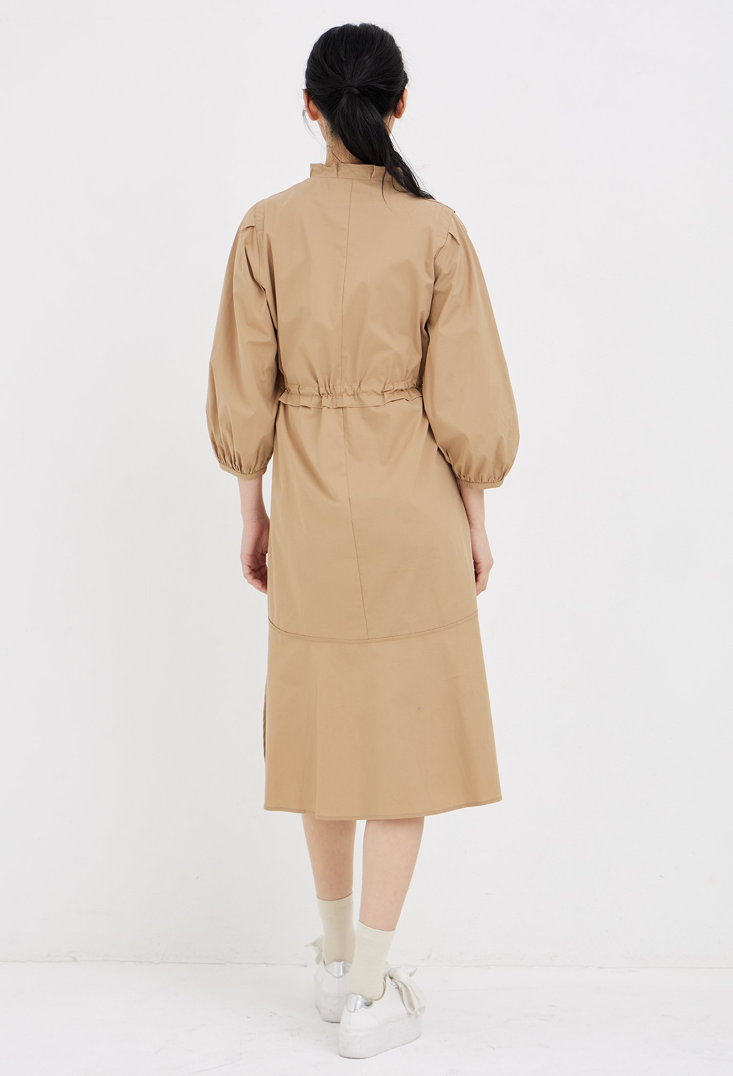 프릴넥 플랩 포켓 집업 원피스 (BEIGE)