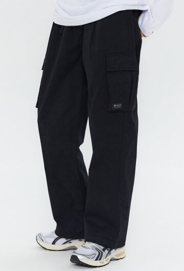 WIDE CARGO PANTS 블랙