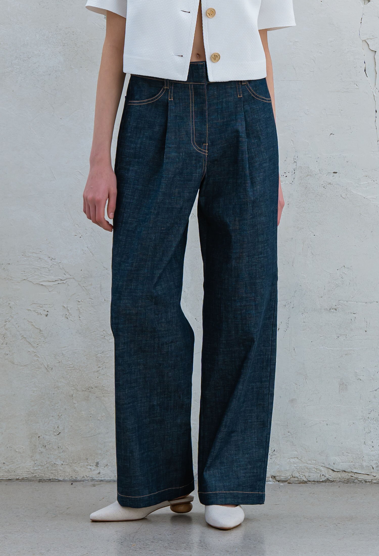WIDE ONE TUCK RAW DENIM
