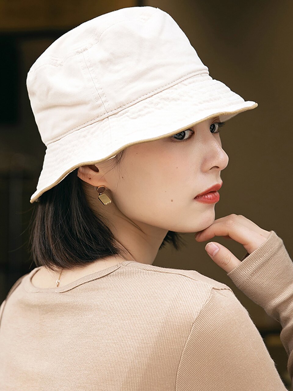 온더모먼트 엣지라인 심플 버킷햇 C3 아이보리