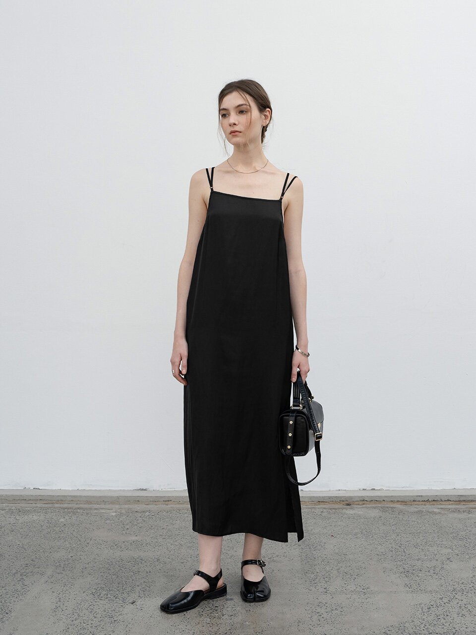 EK_Strap long sleeveless dress