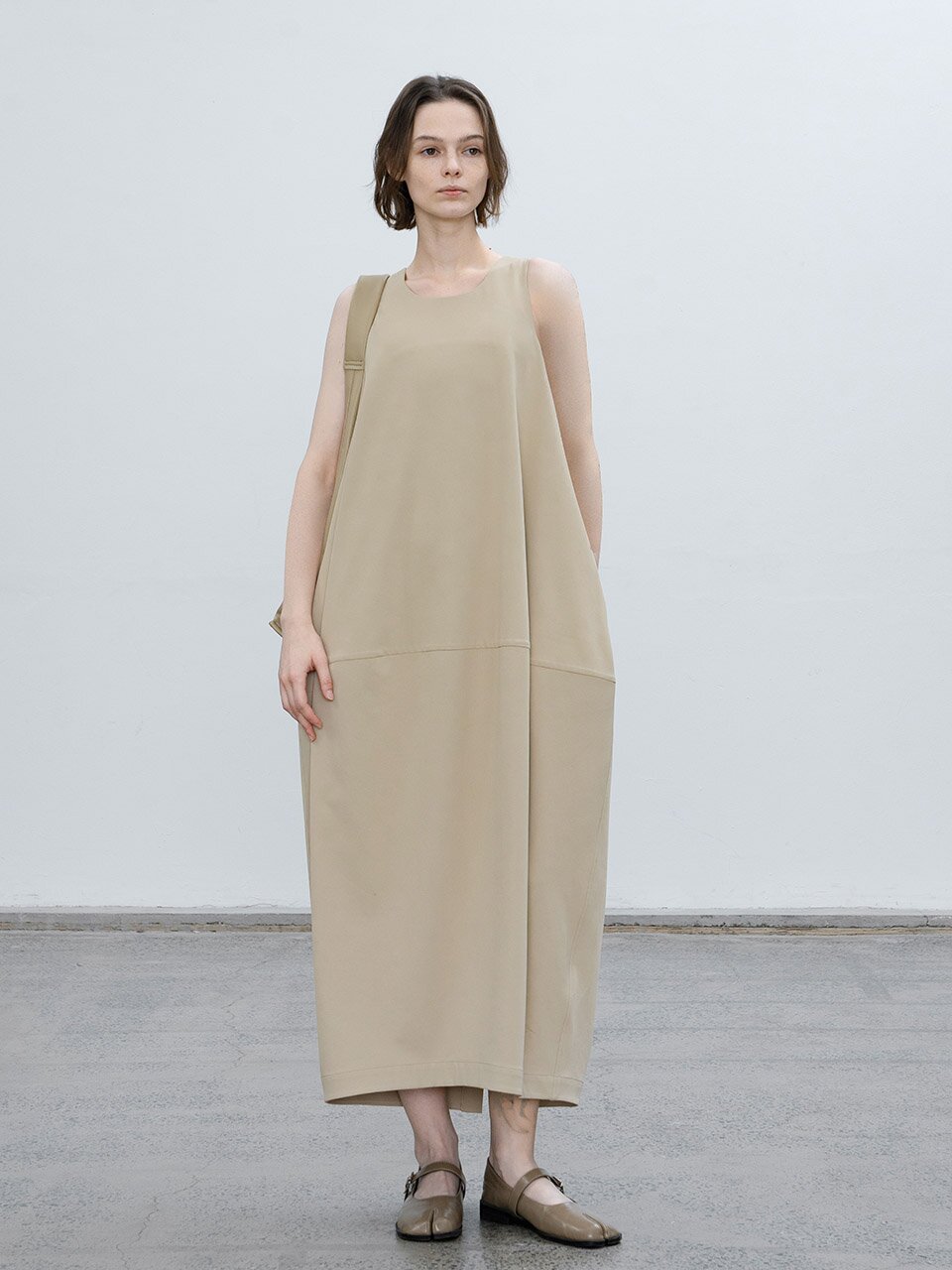 EK_Balloon sleeveless dress_BEIGE