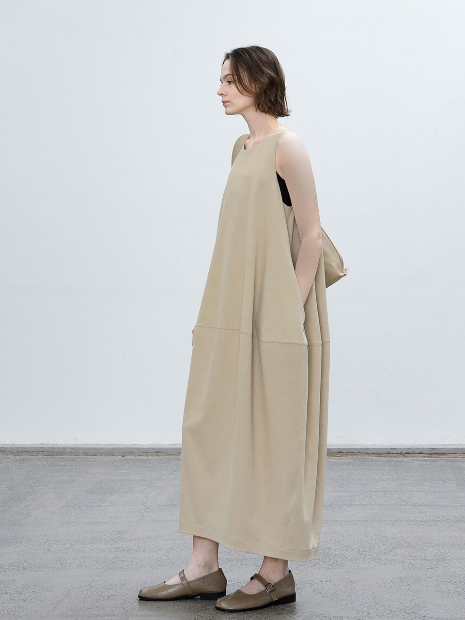 EK_Balloon sleeveless dress_BEIGE