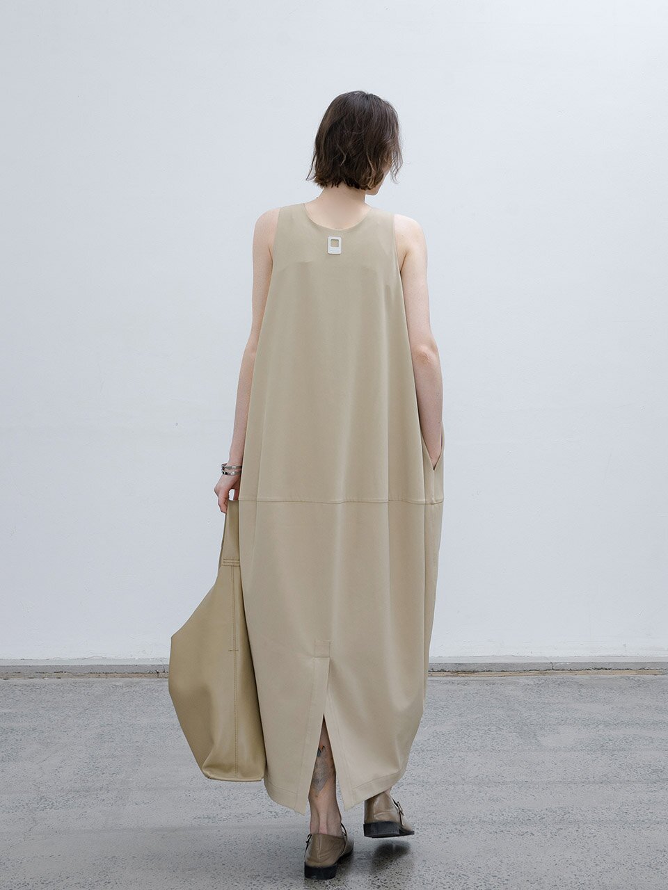 EK_Balloon sleeveless dress_BEIGE