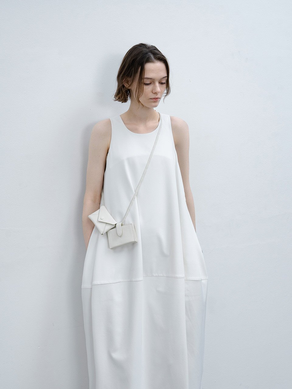 EK_Balloon sleeveless dress_WHITE