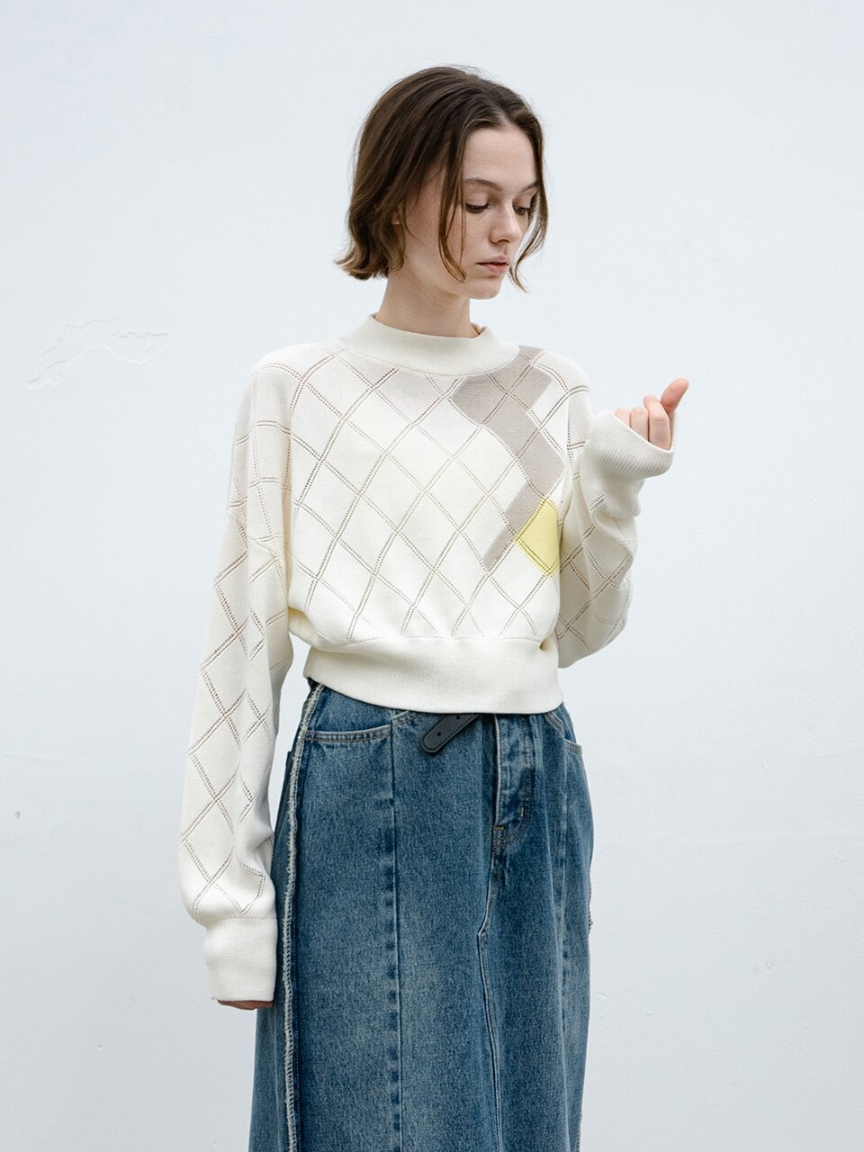 EK_Beige rhombus cropped top