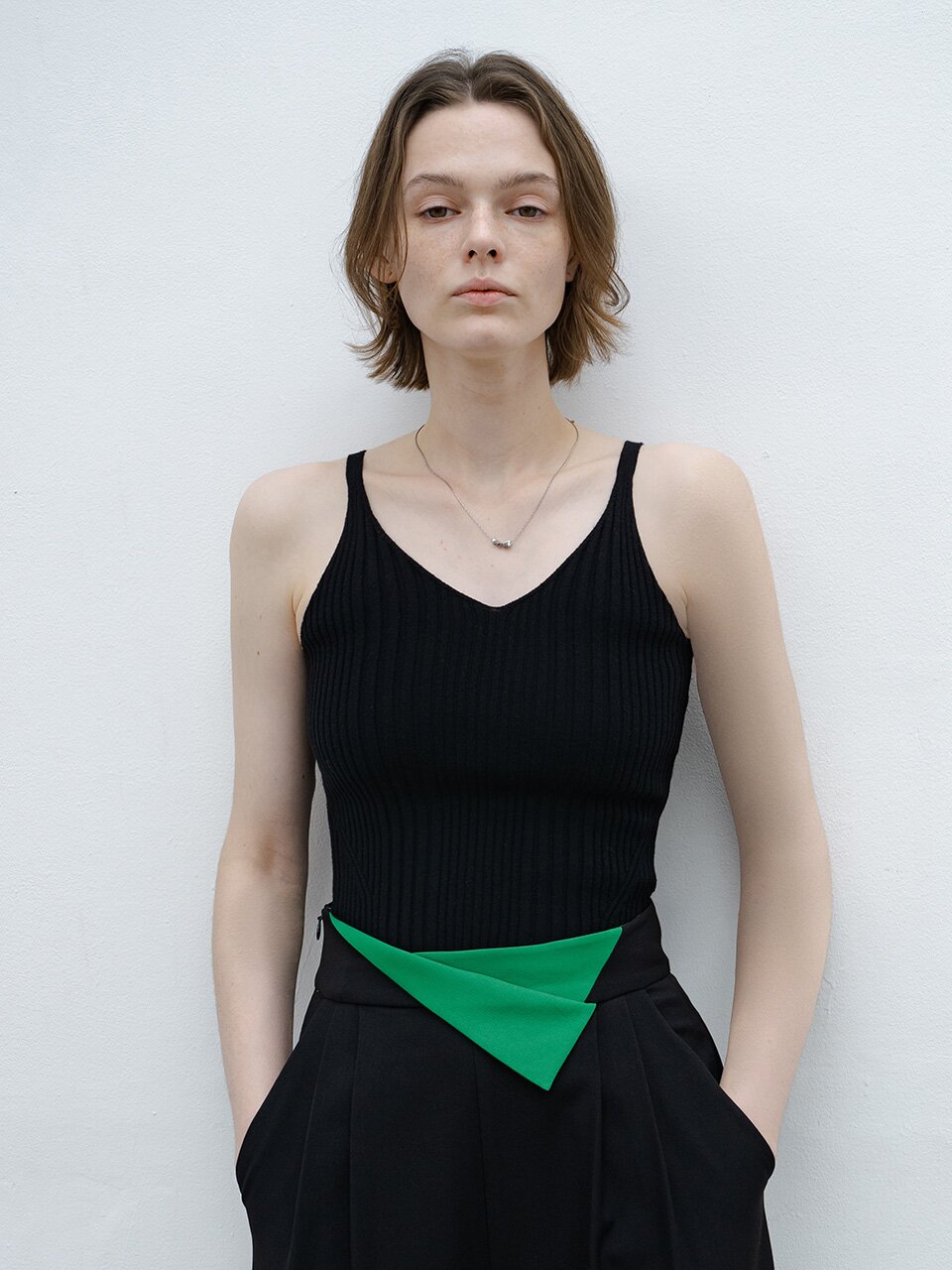 EK_Stretch knitted sleeveless top_BLACK