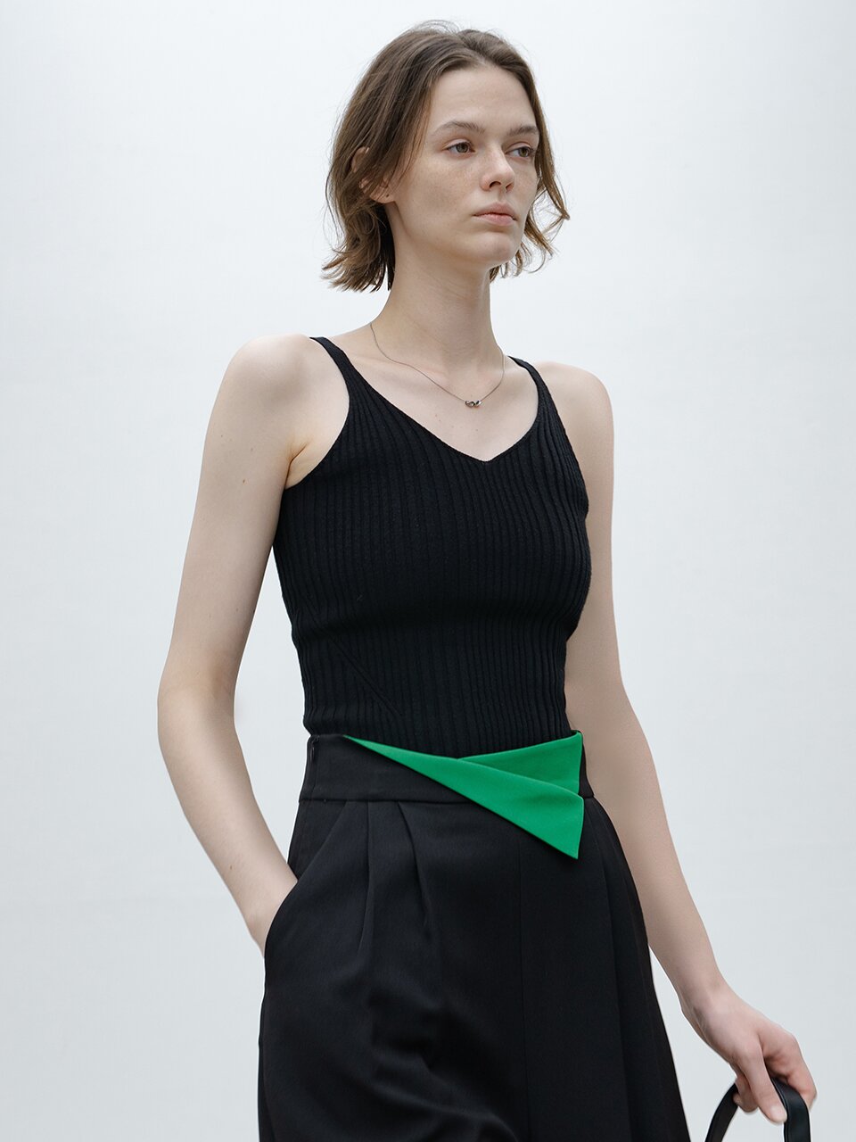 EK_Stretch knitted sleeveless top_BLACK