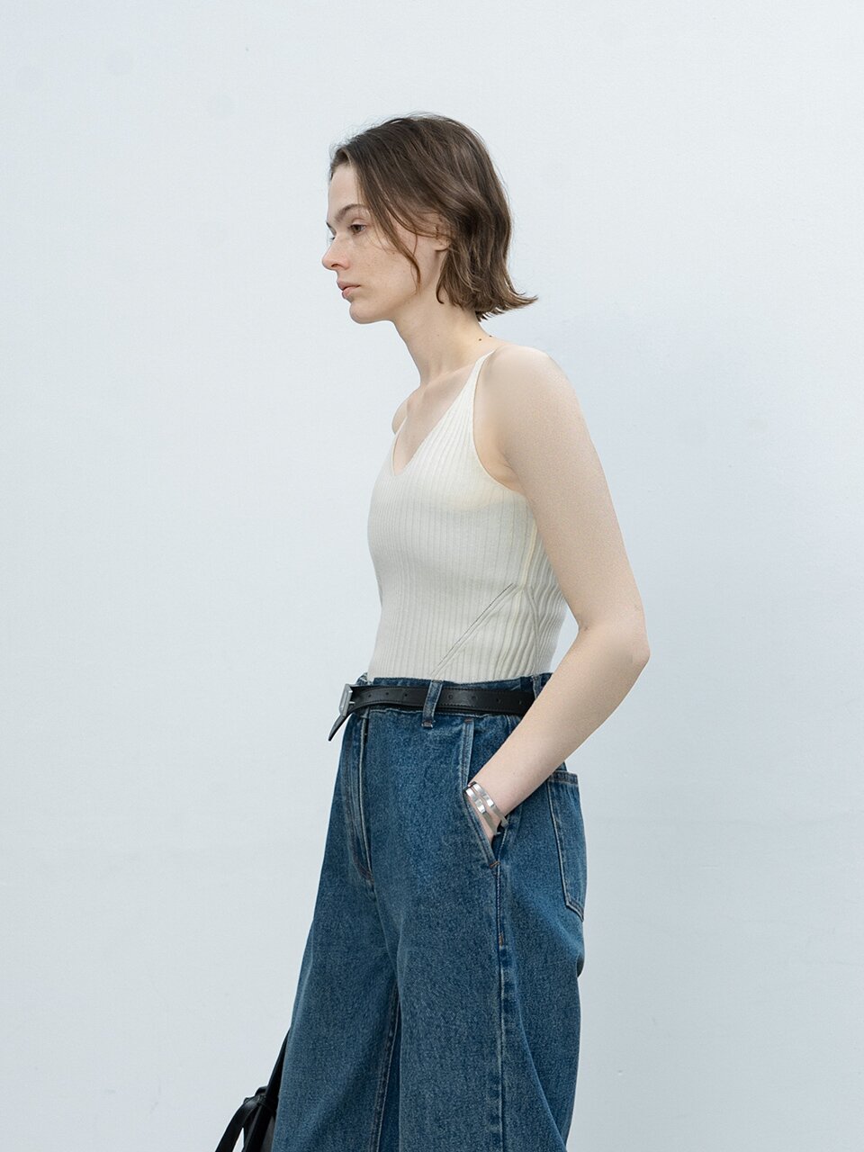 EK_Stretch knitted sleeveless top_IVORY